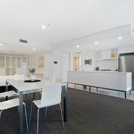 Q Tower At Surfers Paradise - Self Contained Apartments 골드코스트 외부 사진