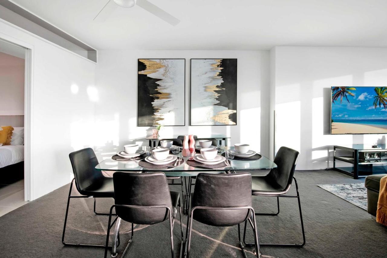 Q Tower At Surfers Paradise - Self Contained Apartments 골드코스트 외부 사진