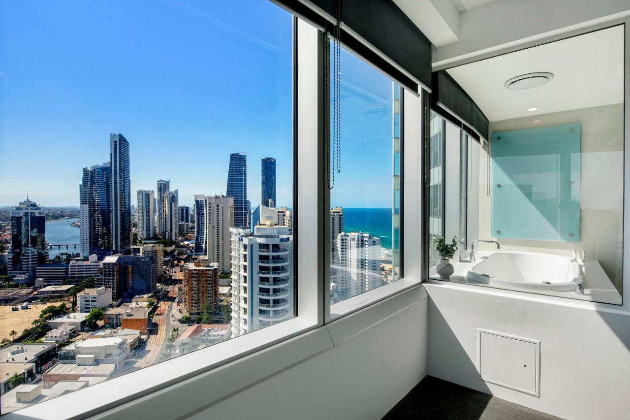 Q Tower At Surfers Paradise - Self Contained Apartments 골드코스트 외부 사진