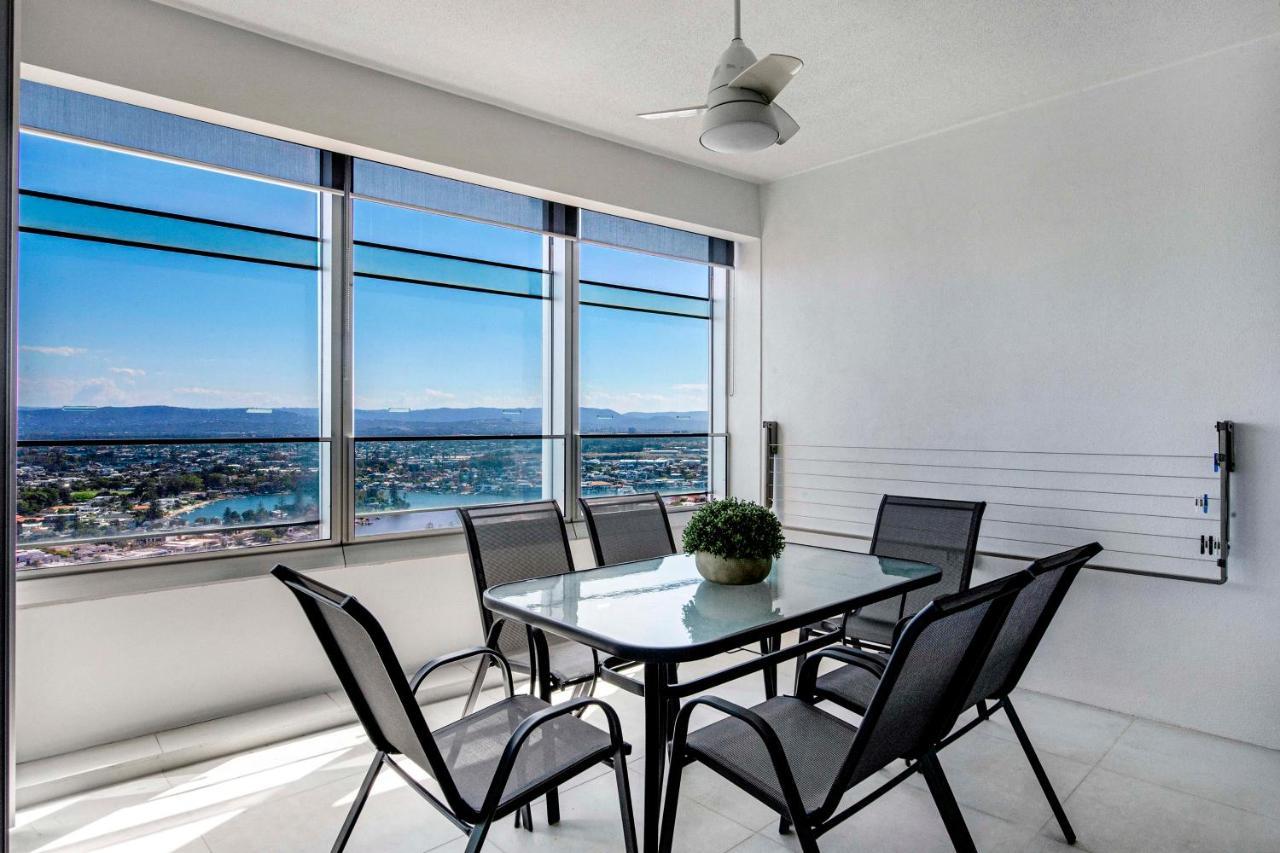 Q Tower At Surfers Paradise - Self Contained Apartments 골드코스트 외부 사진