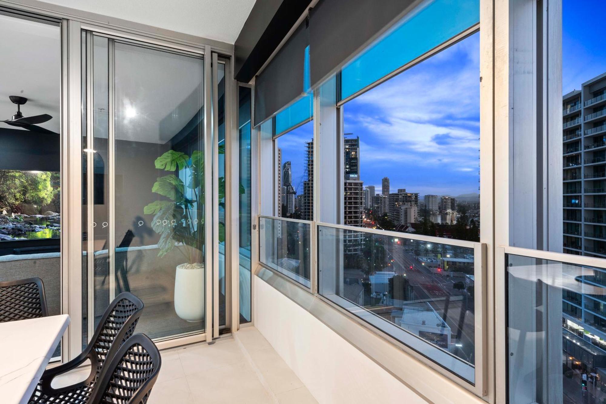 Q Tower At Surfers Paradise - Self Contained Apartments 골드코스트 외부 사진