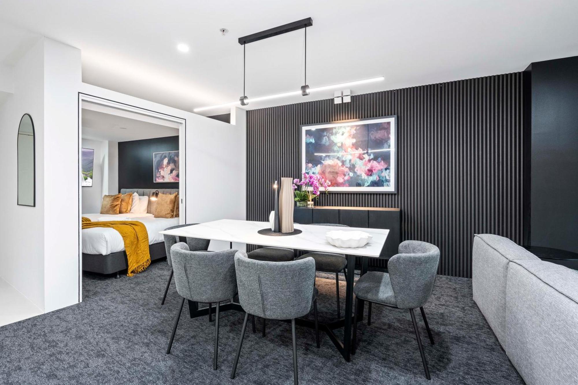 Q Tower At Surfers Paradise - Self Contained Apartments 골드코스트 외부 사진