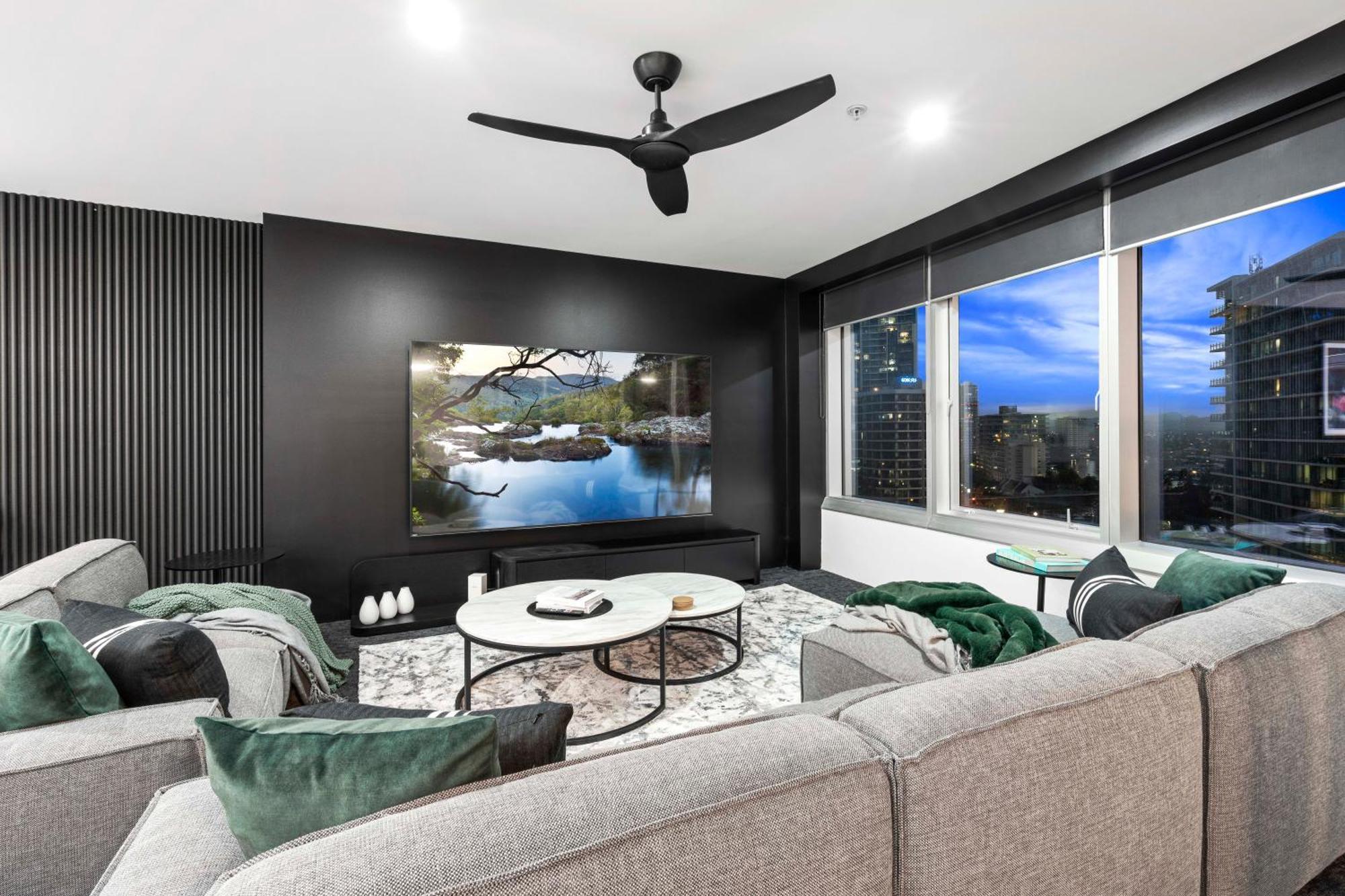 Q Tower At Surfers Paradise - Self Contained Apartments 골드코스트 외부 사진
