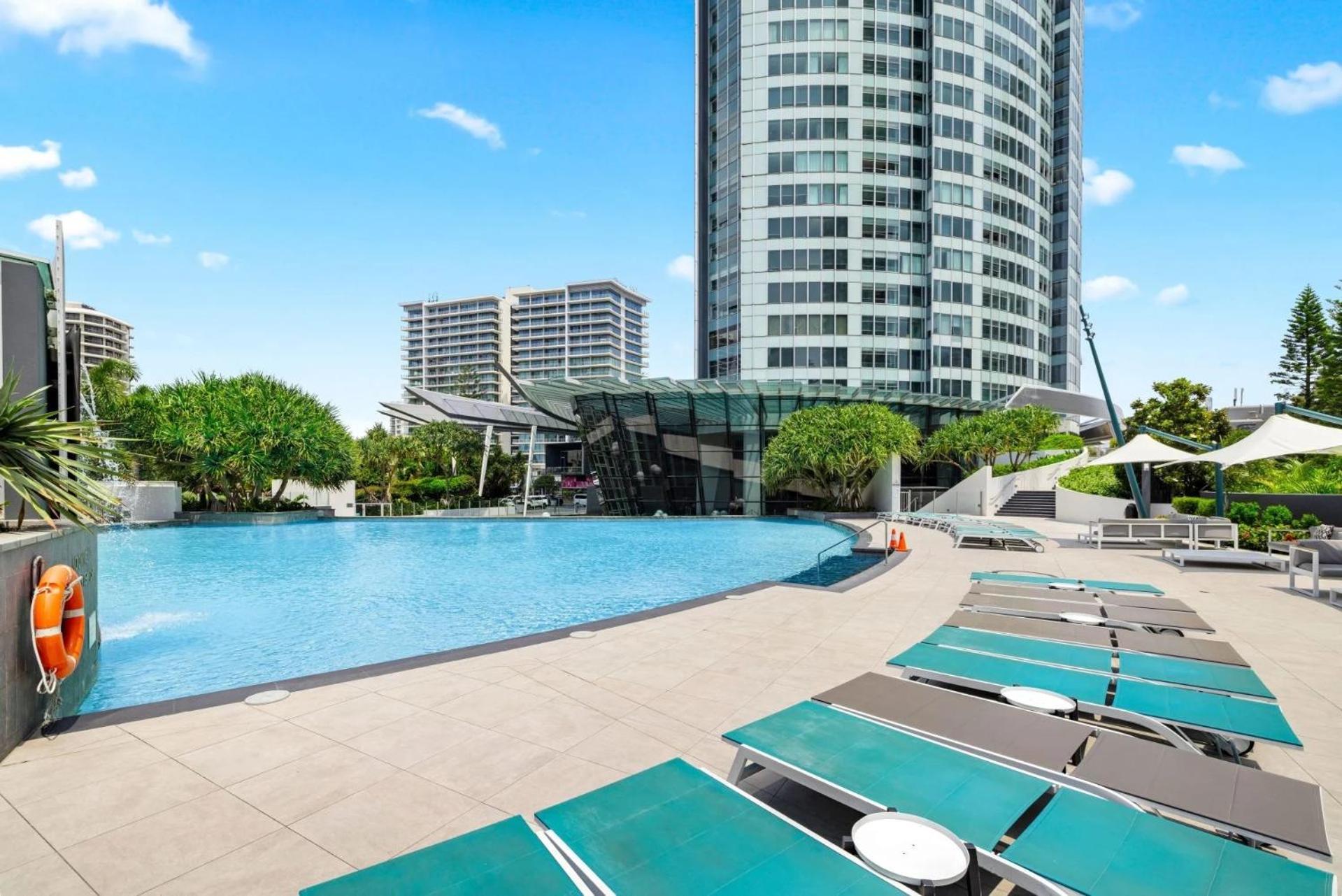 Q Tower At Surfers Paradise - Self Contained Apartments 골드코스트 외부 사진