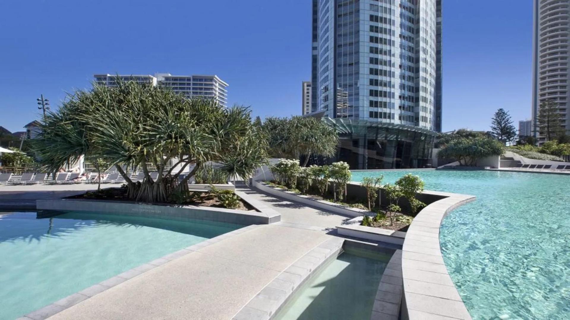 Q Tower At Surfers Paradise - Self Contained Apartments 골드코스트 외부 사진