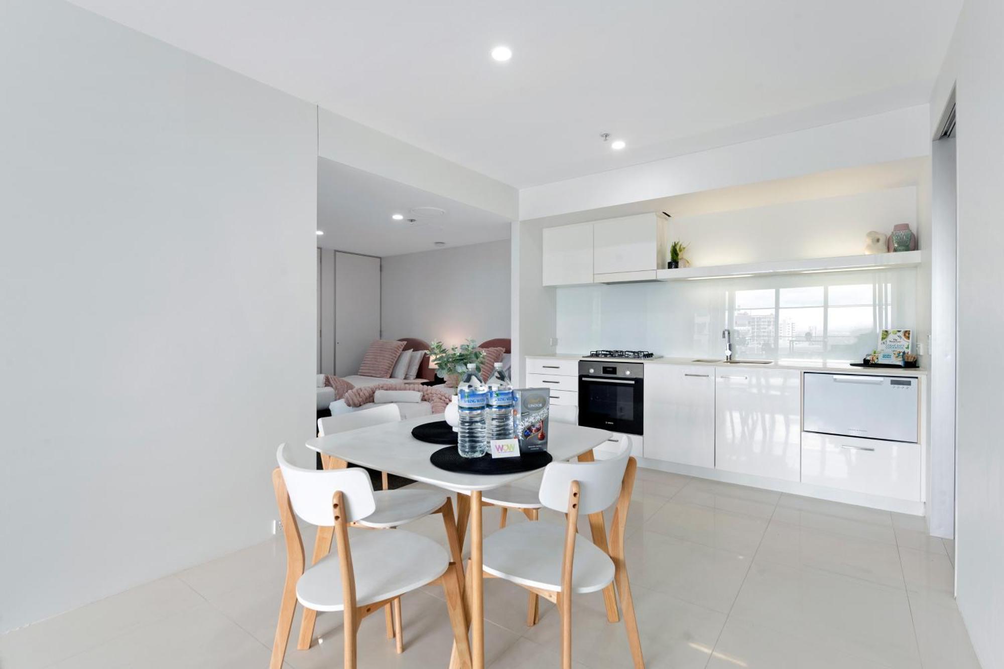 Q Tower At Surfers Paradise - Self Contained Apartments 골드코스트 외부 사진