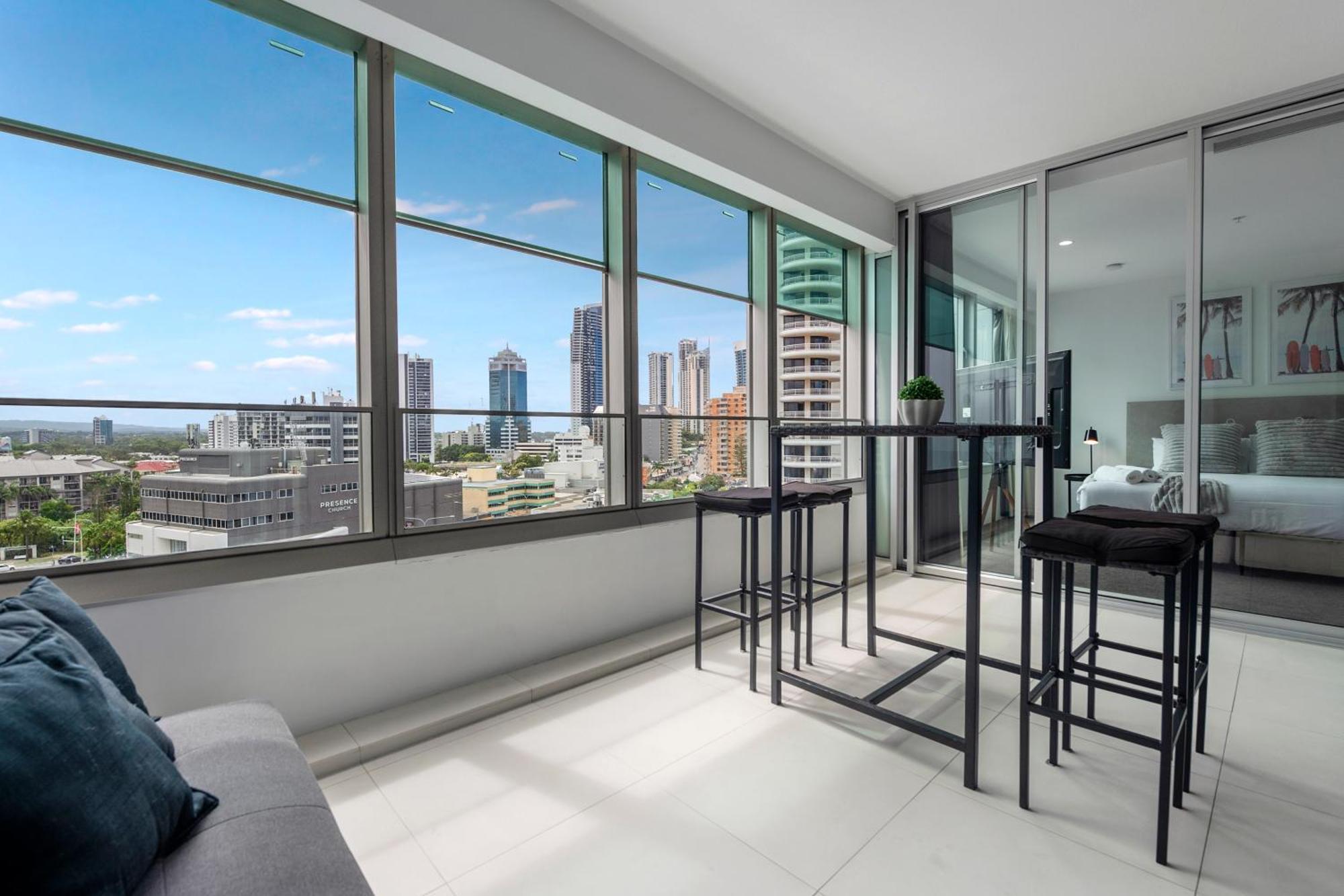 Q Tower At Surfers Paradise - Self Contained Apartments 골드코스트 외부 사진