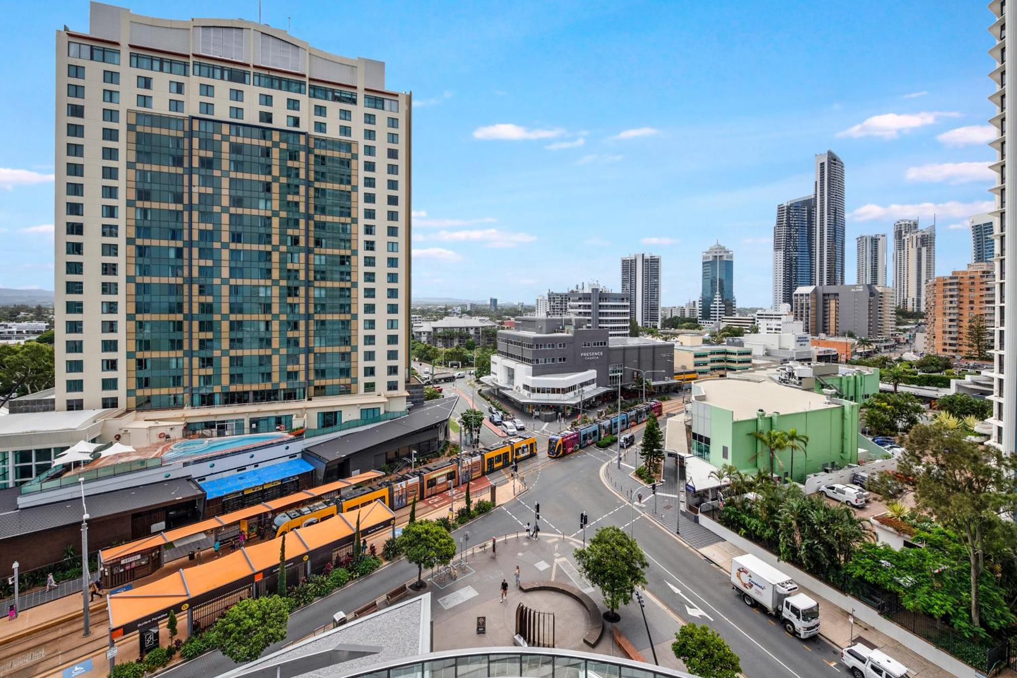 Q Tower At Surfers Paradise - Self Contained Apartments 골드코스트 외부 사진