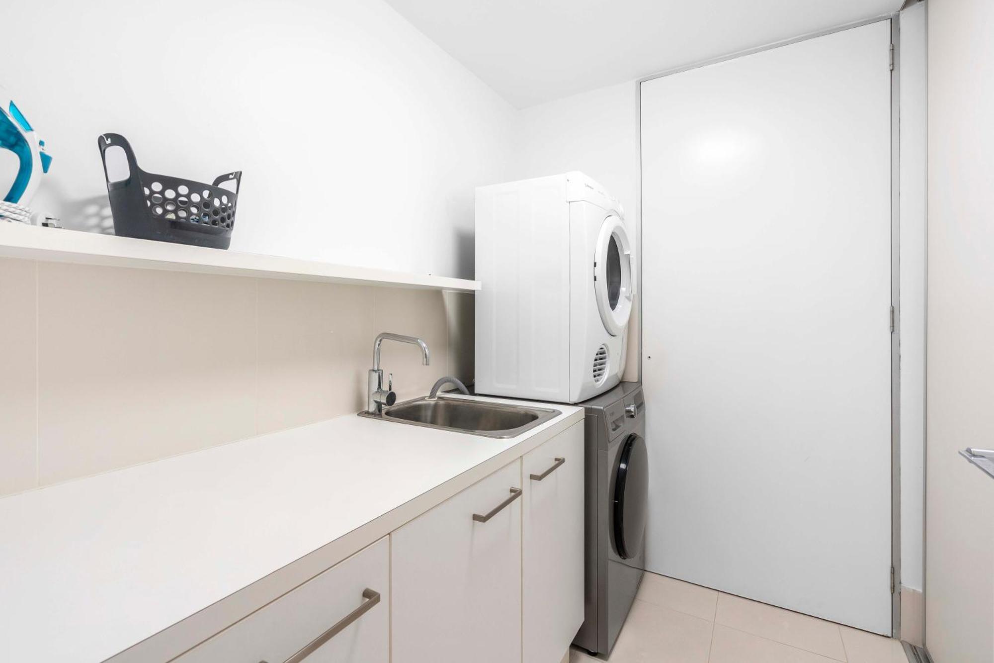 Q Tower At Surfers Paradise - Self Contained Apartments 골드코스트 외부 사진