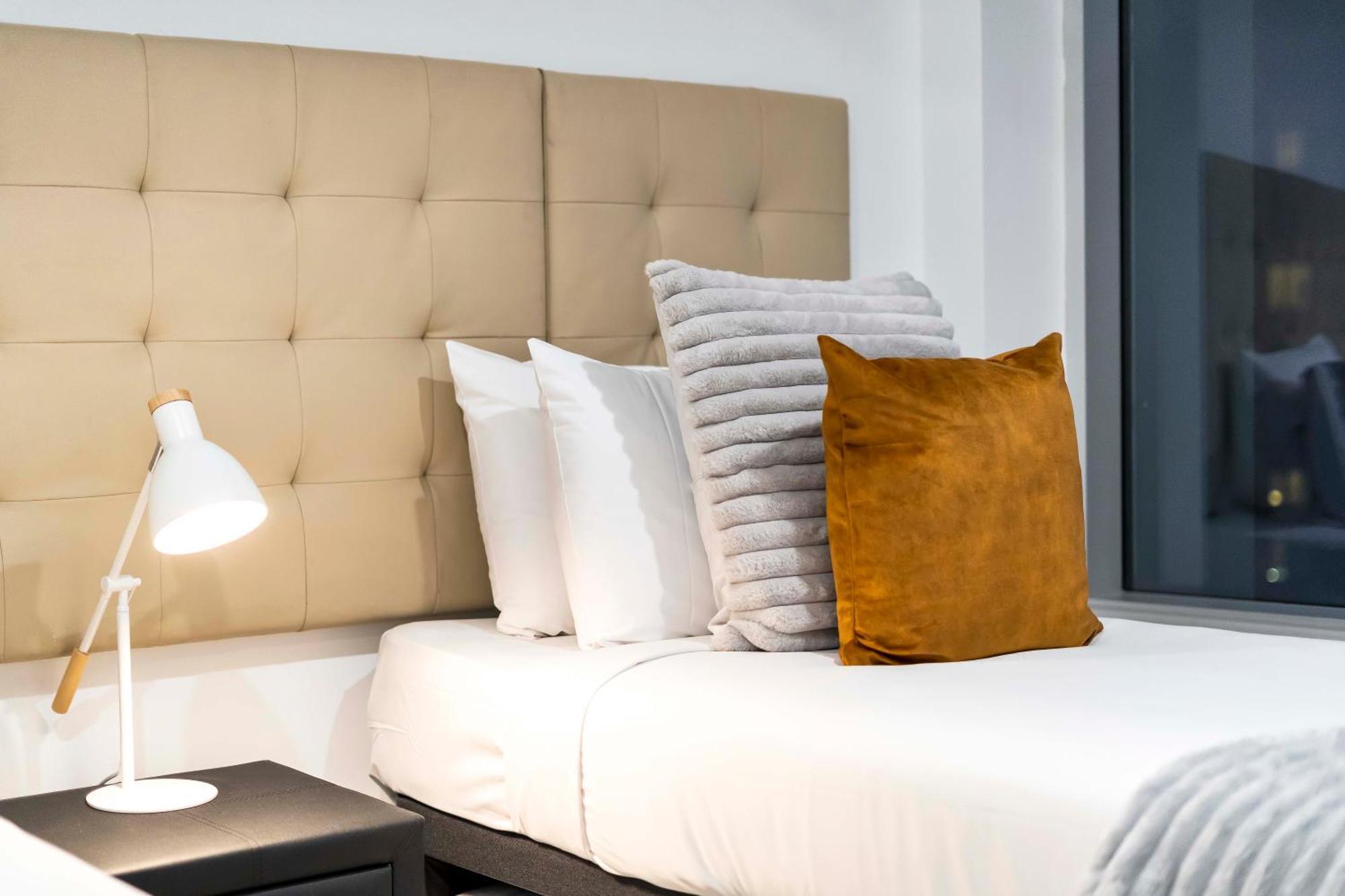Q Tower At Surfers Paradise - Self Contained Apartments 골드코스트 외부 사진