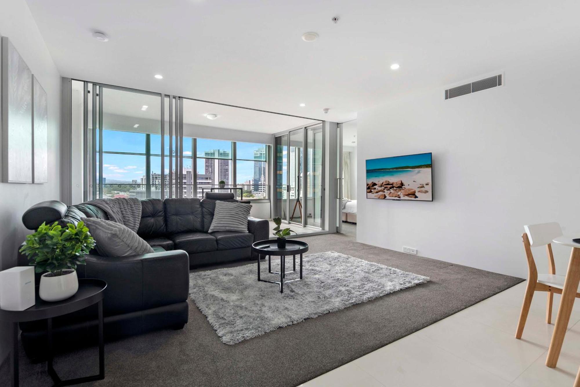 Q Tower At Surfers Paradise - Self Contained Apartments 골드코스트 외부 사진