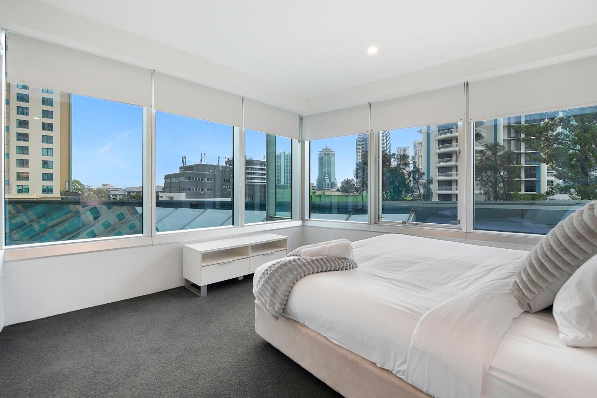Q Tower At Surfers Paradise - Self Contained Apartments 골드코스트 외부 사진